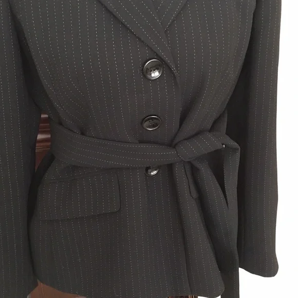 Kasper Black Pinstripe Pantsuit Tie-Waist Blazer Set Petite 8P - Picture 5 of 10